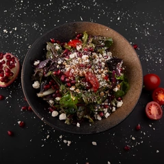 Tulum Peynirli Narlı Salata